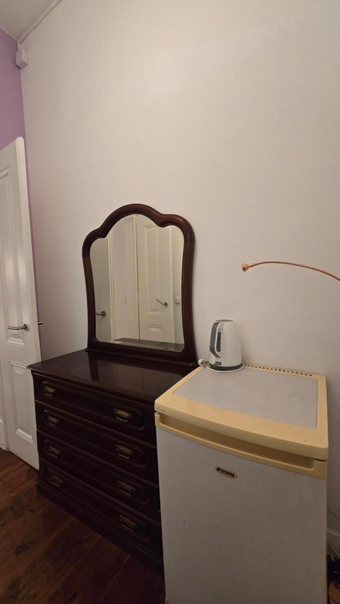 Double Room Private Bathroom